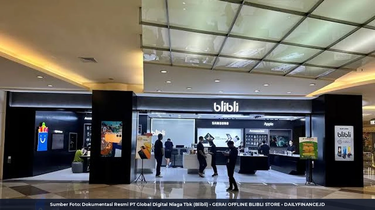 Suasana Gerai Resmi Toko Fisik Blibli Store Menampilkan Etalase Produk Gadget Smartphone Apple dan Samsung